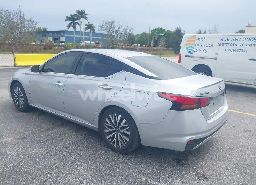 Photo 3 of 2023 Nissan Altima SV FWD (VIN 1N4BL4DVXPN351742)