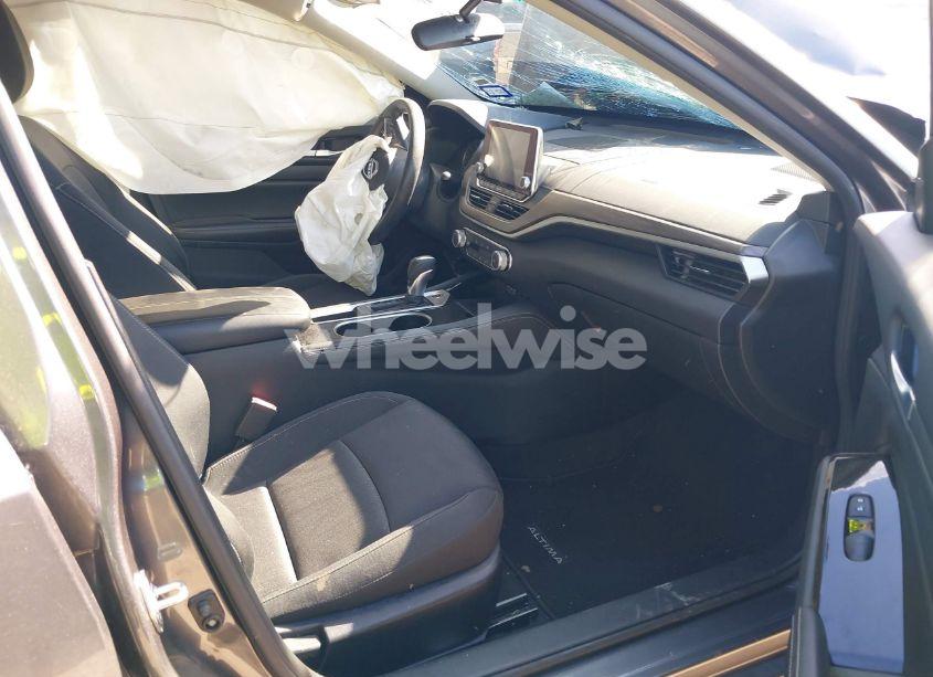 Photo 5 of 2023 Nissan Altima SV FWD (VIN 1N4BL4DVXPN376172)