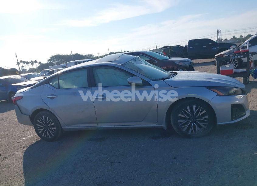 Photo 12 of 2023 Nissan Altima SV FWD (VIN 1N4BL4DVXPN422101)