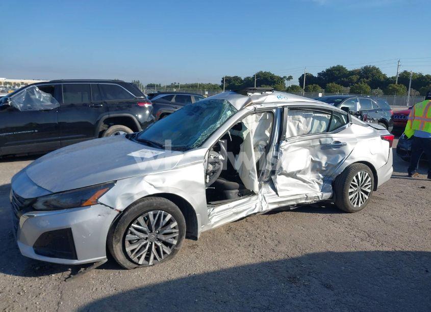 Photo 6 of 2023 Nissan Altima SV FWD (VIN 1N4BL4DVXPN422101)