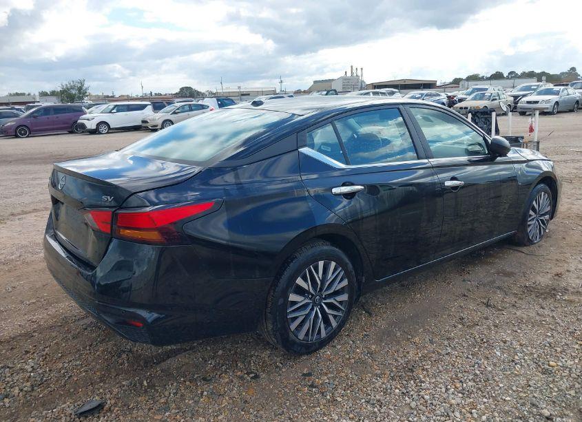Photo 4 of 2024 Nissan Altima SV FWD (VIN 1N4BL4DVXRN305489)