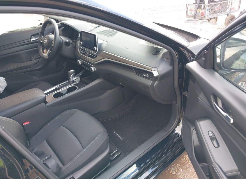 Photo 5 of 2024 Nissan Altima SV FWD (VIN 1N4BL4DVXRN305489)