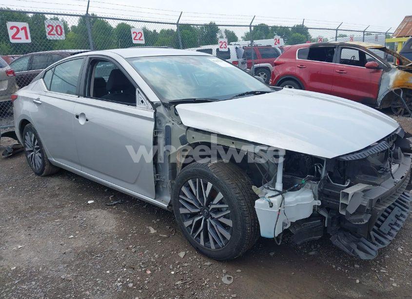 2024 Nissan Altima SV FWD (VIN 1N4BL4DVXRN325709) main photo