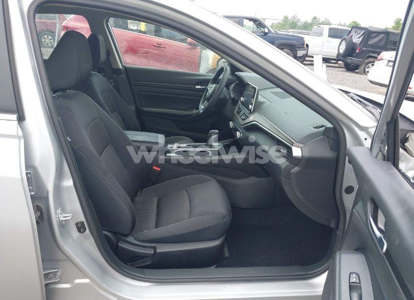 Photo 5 of 2024 Nissan Altima SV FWD (VIN 1N4BL4DVXRN325709)