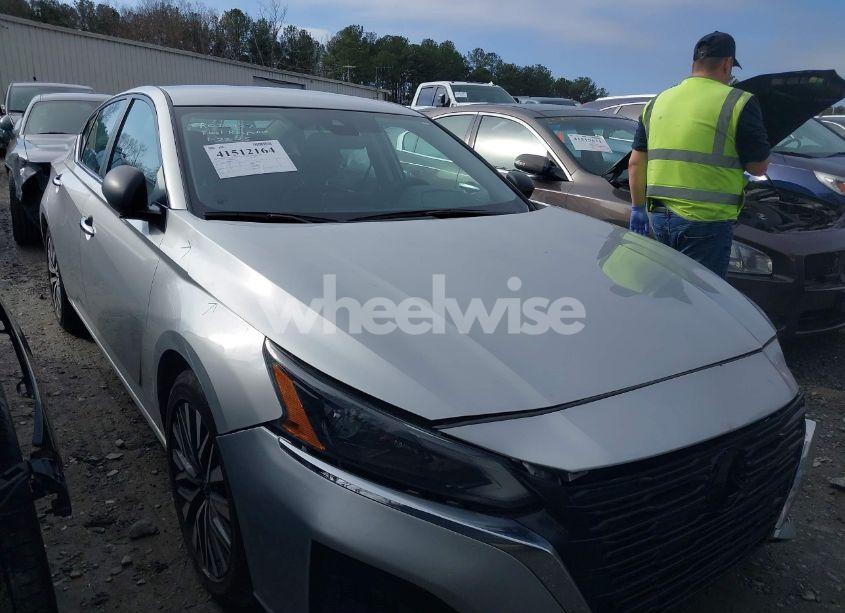 2024 Nissan Altima SV FWD (VIN 1N4BL4DVXRN327167) main photo