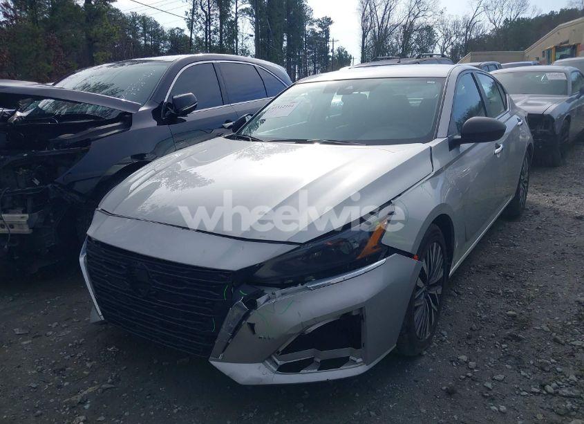 Photo 2 of 2024 Nissan Altima SV FWD (VIN 1N4BL4DVXRN327167)