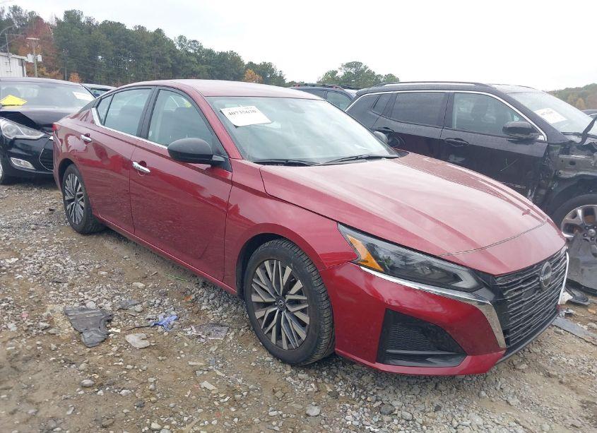 2024 Nissan Altima SV FWD (VIN 1N4BL4DVXRN335690) main photo