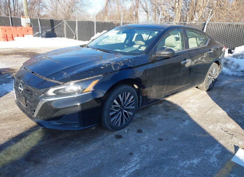 Photo 2 of 2024 Nissan Altima SV FWD (VIN 1N4BL4DVXRN371511)