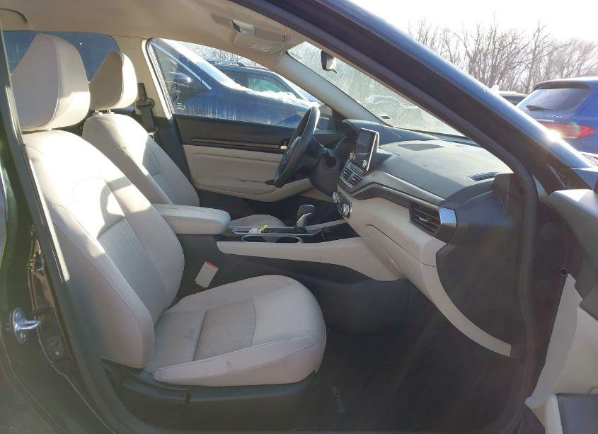 Photo 5 of 2024 Nissan Altima SV FWD (VIN 1N4BL4DVXRN371511)