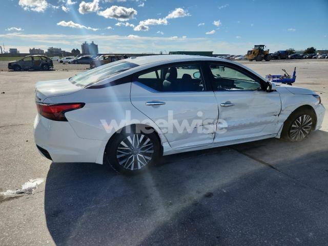 Photo 2 of 2024 NISSAN ALTIMA SV (VIN 1N4BL4DVXRN415975)