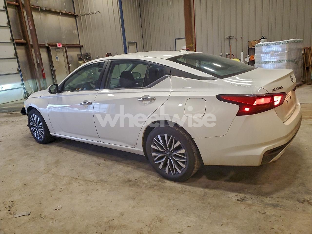 Photo 2 of 2024 NISSAN ALTIMA SV (VIN 1N4BL4DVXRN431321)