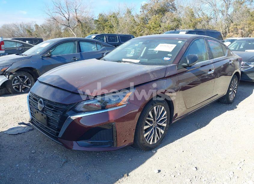 Photo 2 of 2025 Nissan Altima SV FWD (VIN 1N4BL4DVXSN325179)