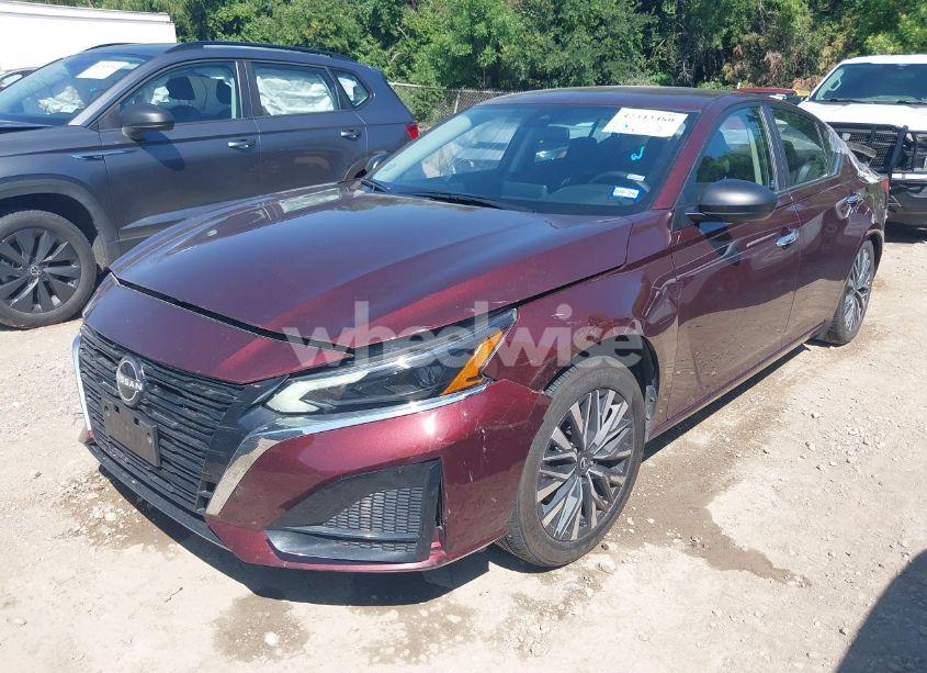 Photo 2 of 2025 Nissan Altima SV FWD (VIN 1N4BL4DVXSN325442)