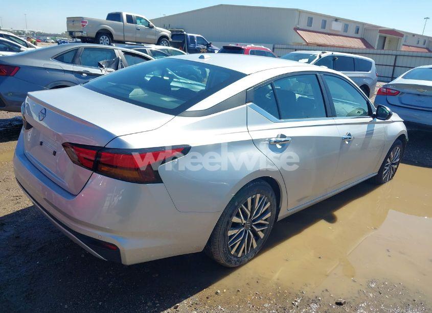 Photo 4 of 2025 Nissan Altima SV FWD (VIN 1N4BL4DVXSN357386)