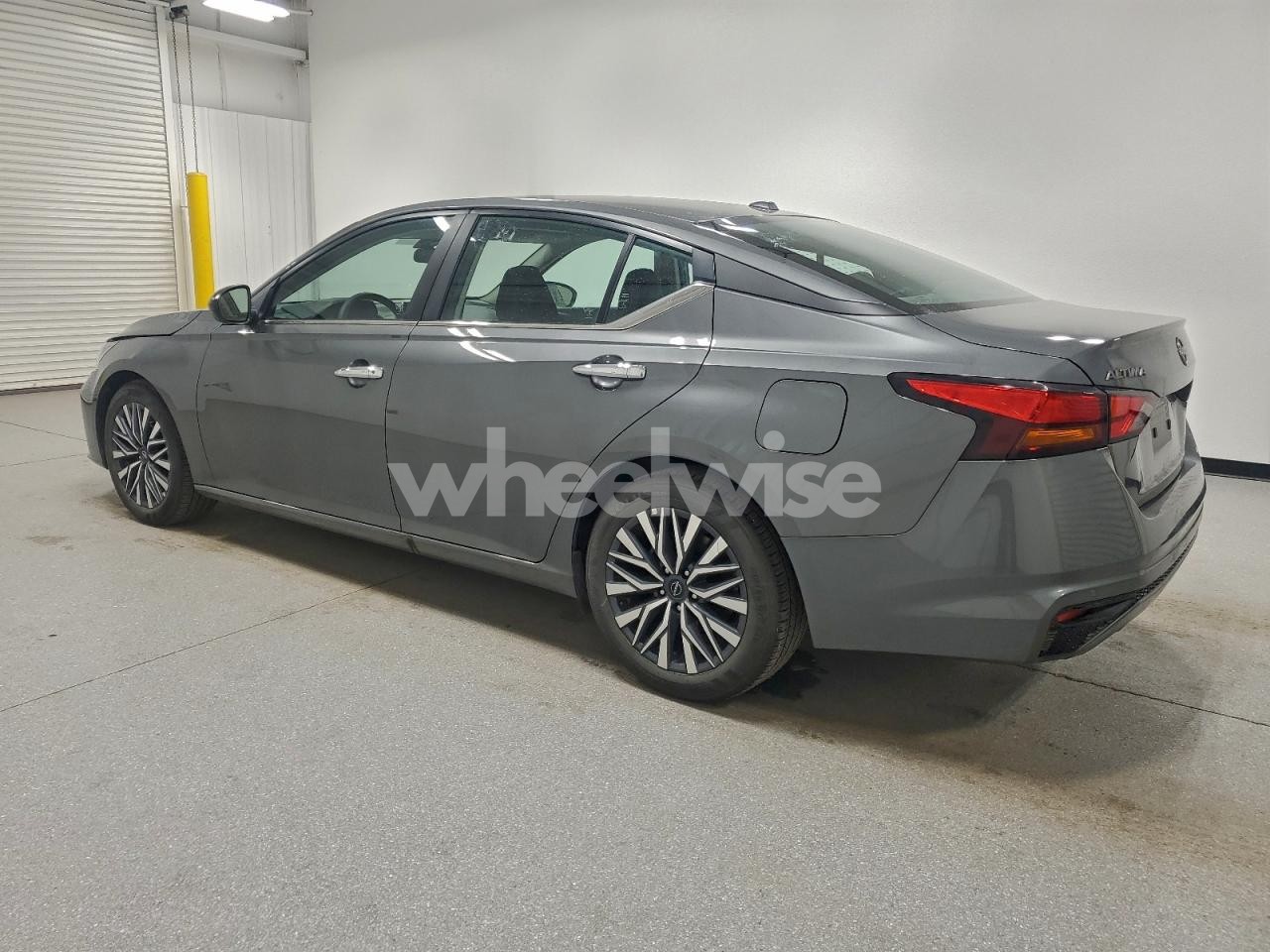 Photo 2 of 2025 NISSAN ALTIMA SV (VIN 1N4BL4DVXSN395717)