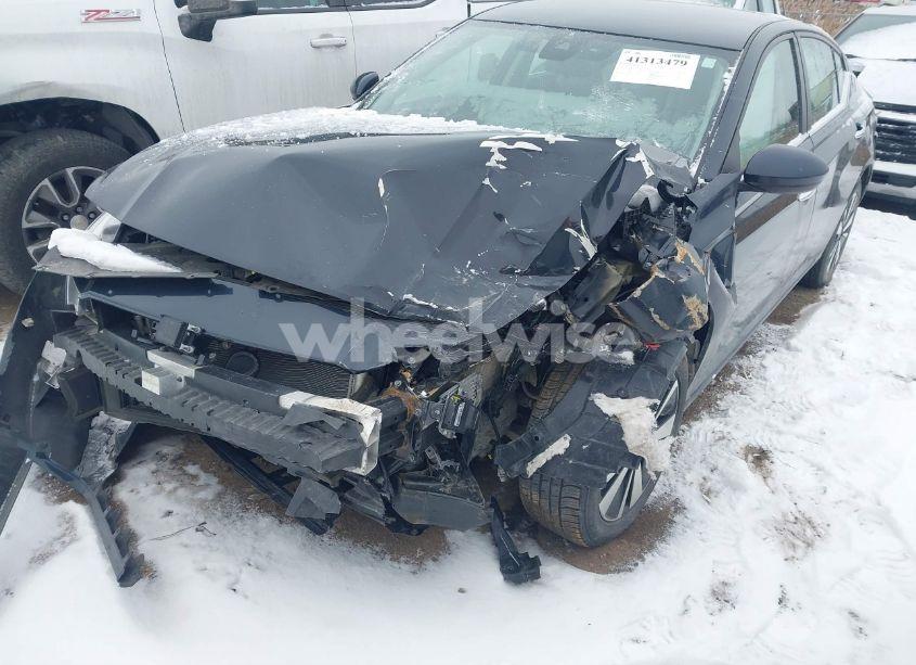 Photo 2 of 2021 Nissan Altima SV INTELLIGENT AWD (VIN 1N4BL4DW0MN315756)