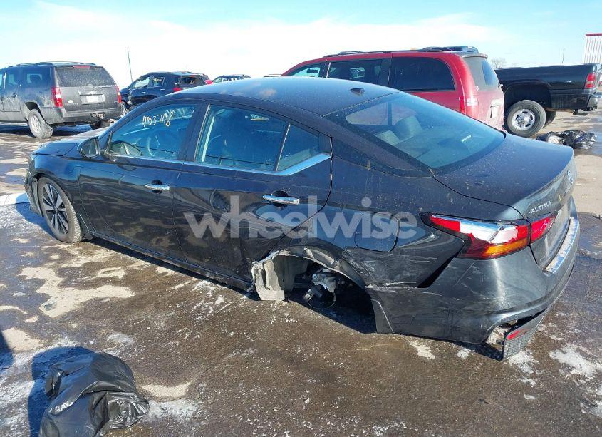Photo 3 of 2021 Nissan Altima SV INTELLIGENT AWD (VIN 1N4BL4DW0MN316888)