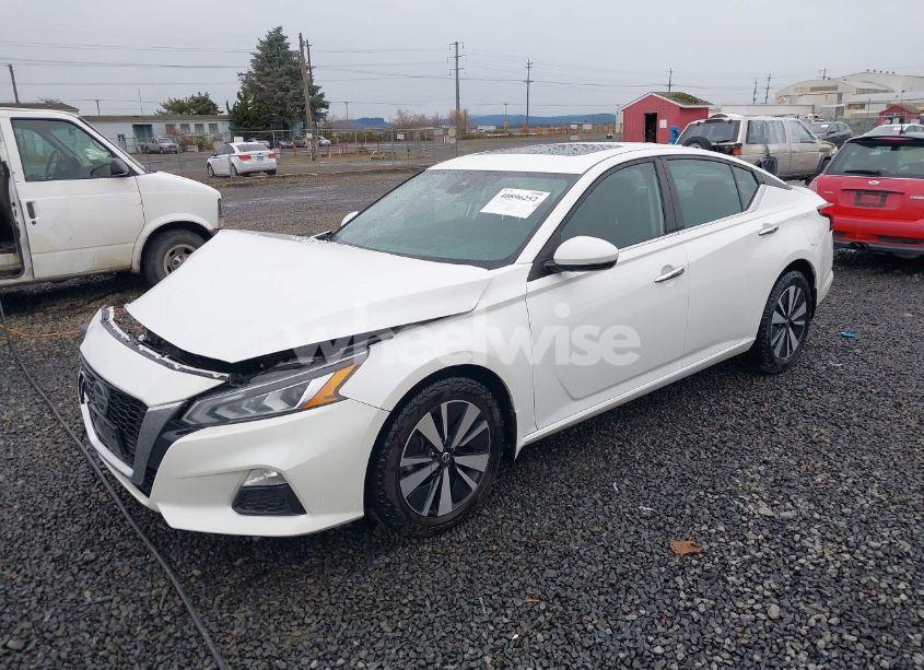 Photo 2 of 2021 Nissan Altima SV INTELLIGENT AWD (VIN 1N4BL4DW0MN377724)