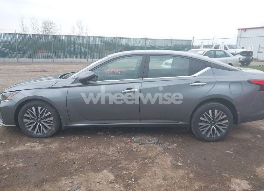 Photo 14 of 2023 Nissan Altima SV INTELLIGENT AWD (VIN 1N4BL4DW0PN302056)