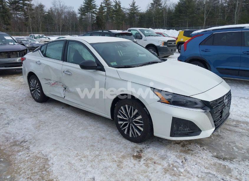 2024 Nissan Altima SV INTELLIGENT AWD (VIN 1N4BL4DW0RN404542) main photo