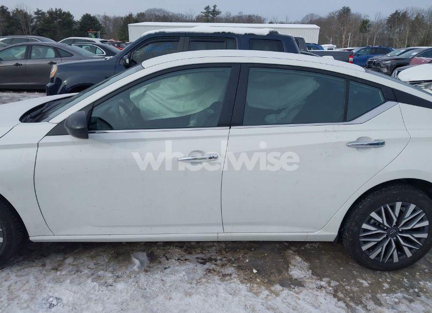 Photo 14 of 2024 Nissan Altima SV INTELLIGENT AWD (VIN 1N4BL4DW0RN404542)