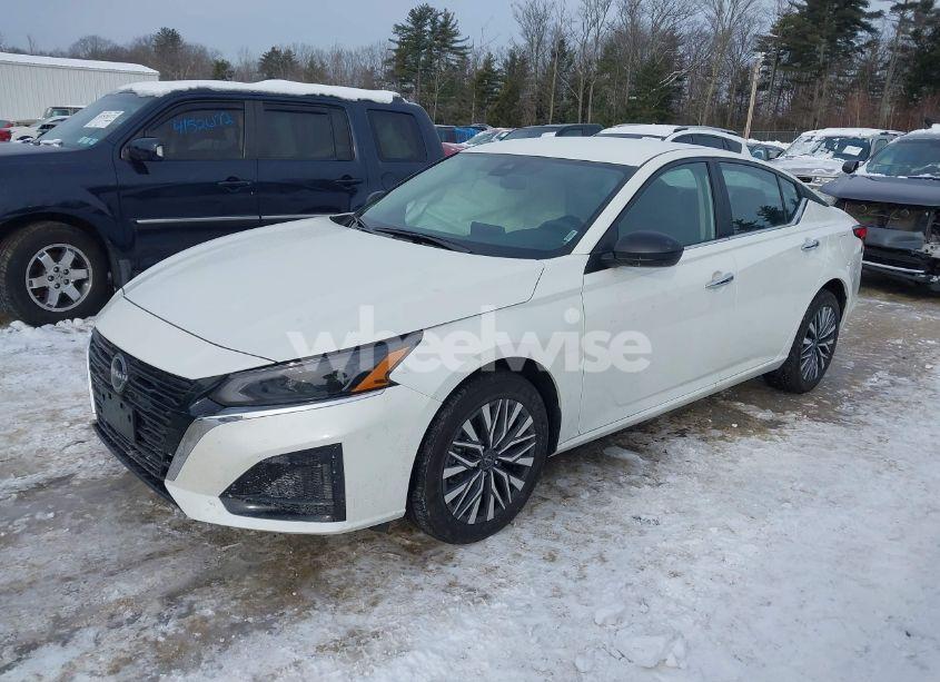 Photo 2 of 2024 Nissan Altima SV INTELLIGENT AWD (VIN 1N4BL4DW0RN404542)