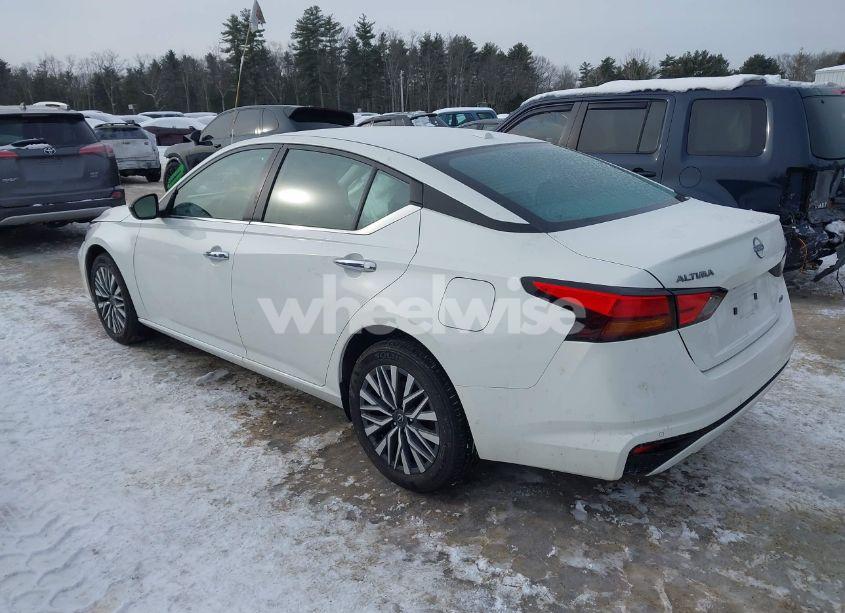 Photo 3 of 2024 Nissan Altima SV INTELLIGENT AWD (VIN 1N4BL4DW0RN404542)