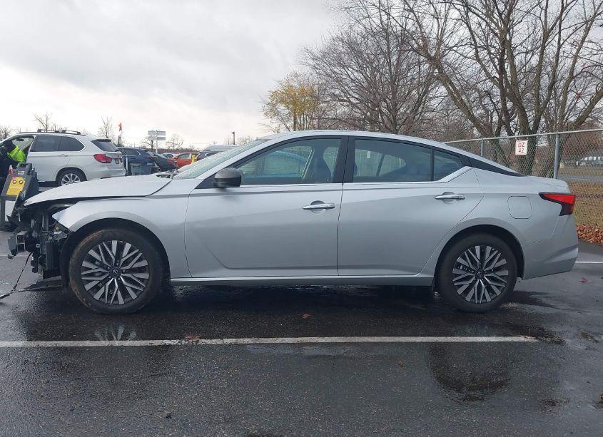 Photo 14 of 2024 Nissan Altima SV INTELLIGENT AWD (VIN 1N4BL4DW0RN425939)