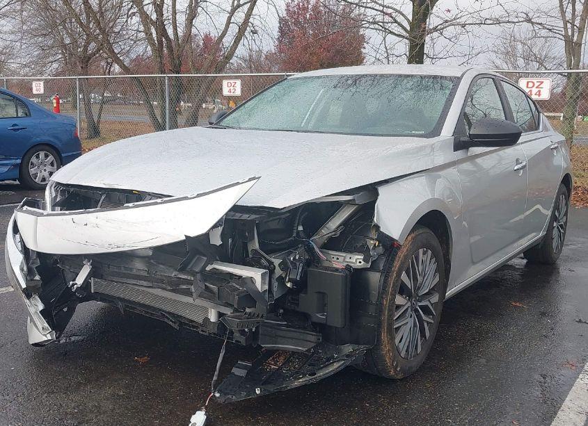 Photo 2 of 2024 Nissan Altima SV INTELLIGENT AWD (VIN 1N4BL4DW0RN425939)