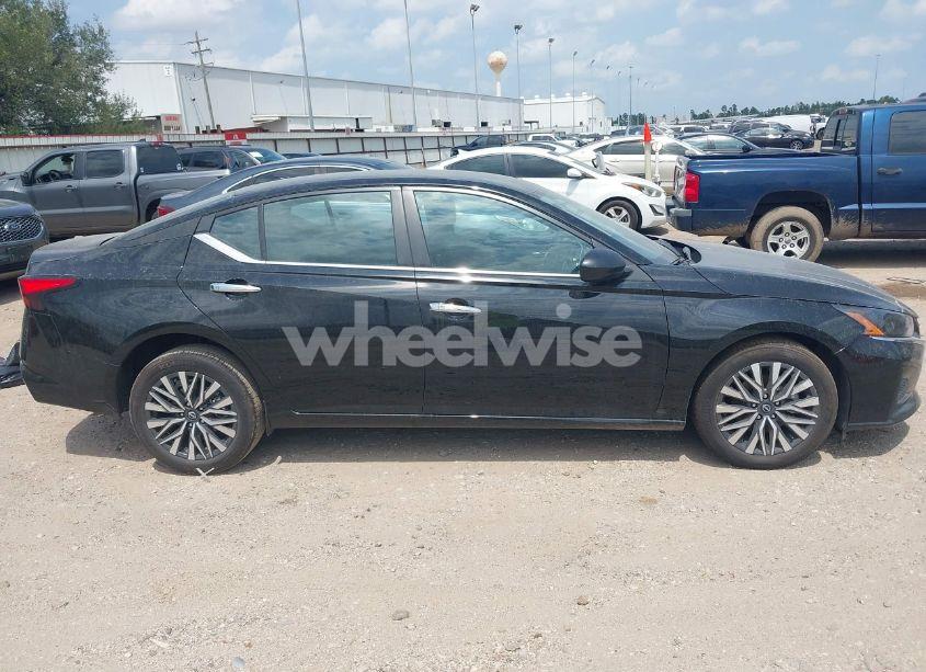 Photo 13 of 2025 Nissan Altima SV AWD (VIN 1N4BL4DW1SN349220)