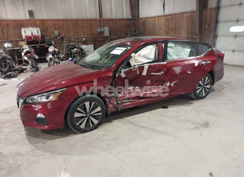 Photo 2 of 2021 Nissan Altima SV INTELLIGENT AWD (VIN 1N4BL4DW2MN302832)