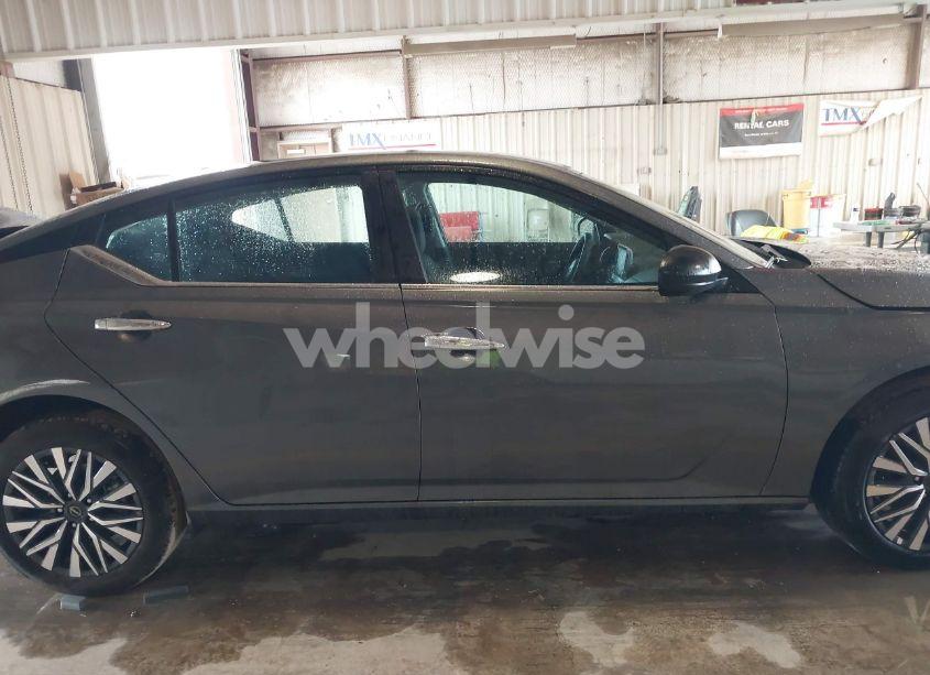 Photo 13 of 2025 Nissan Altima SV AWD (VIN 1N4BL4DW2SN351266)