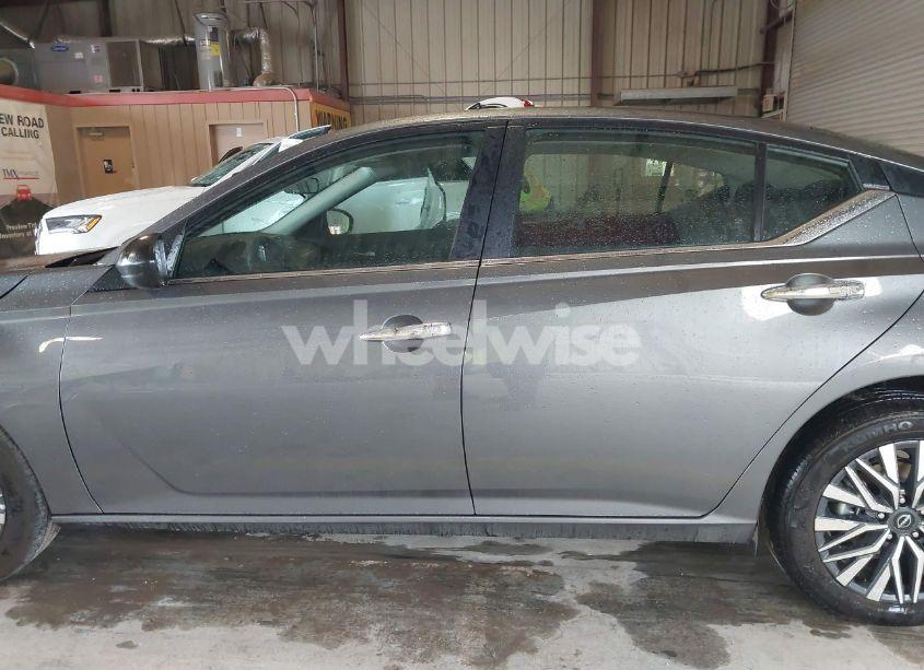 Photo 14 of 2025 Nissan Altima SV AWD (VIN 1N4BL4DW2SN351266)