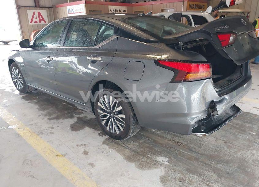 Photo 3 of 2025 Nissan Altima SV AWD (VIN 1N4BL4DW2SN351266)