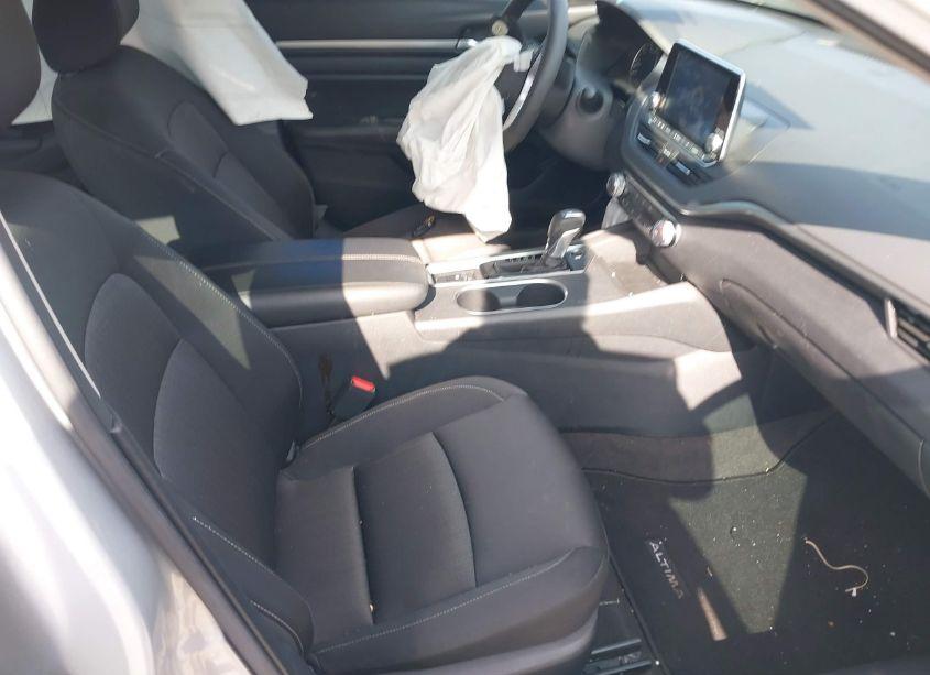 Photo 5 of 2022 Nissan Altima SV INTELLIGENT AWD (VIN 1N4BL4DW3NN346081)