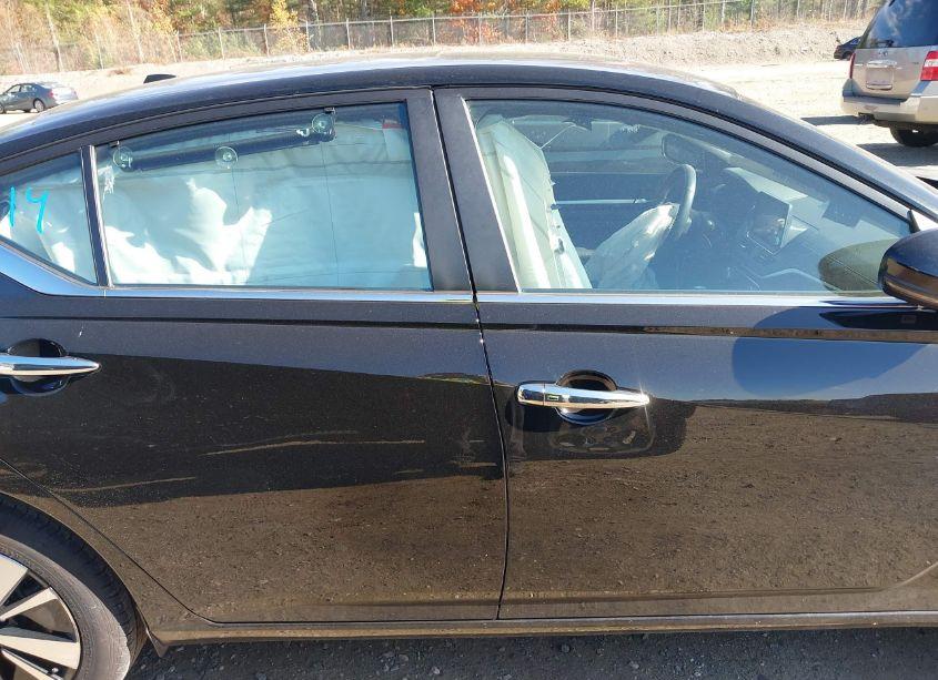 Photo 13 of 2022 Nissan Altima SV INTELLIGENT AWD (VIN 1N4BL4DW3NN408790)