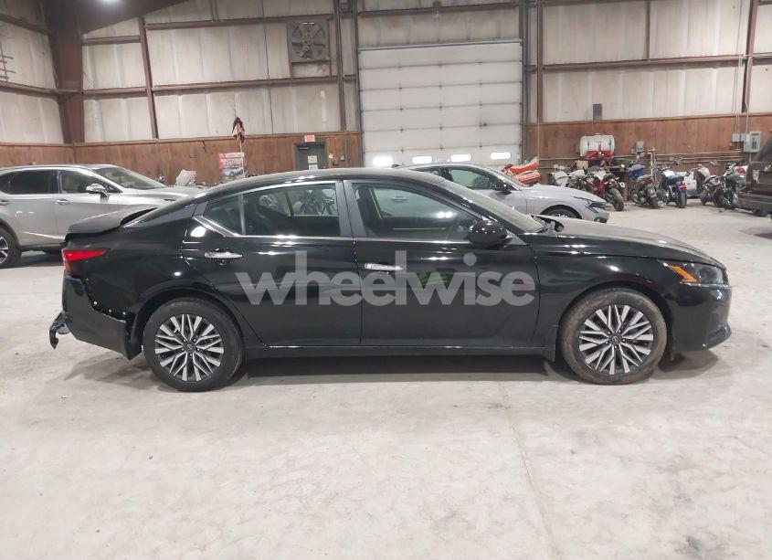 Photo 13 of 2023 Nissan Altima SV INTELLIGENT AWD (VIN 1N4BL4DW3PN422501)
