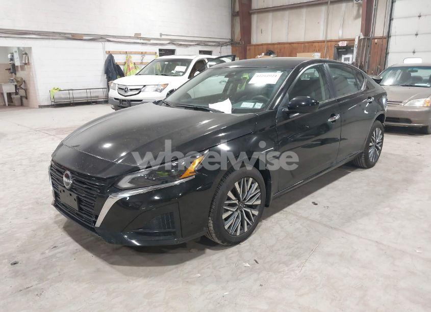 Photo 2 of 2023 Nissan Altima SV INTELLIGENT AWD (VIN 1N4BL4DW3PN422501)