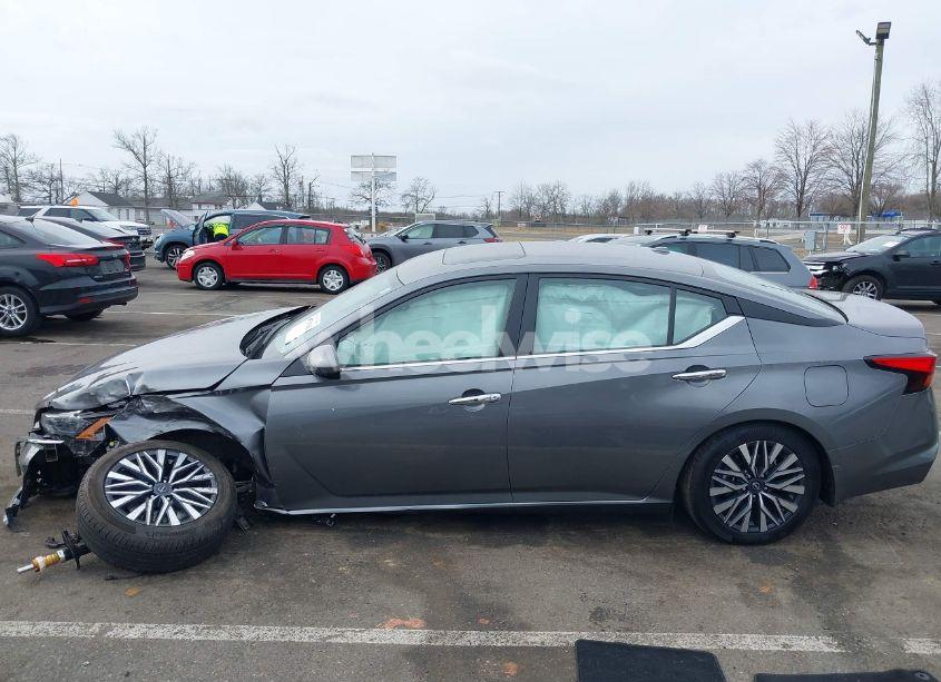 Photo 14 of 2024 Nissan Altima SV INTELLIGENT AWD (VIN 1N4BL4DW3RN323941)