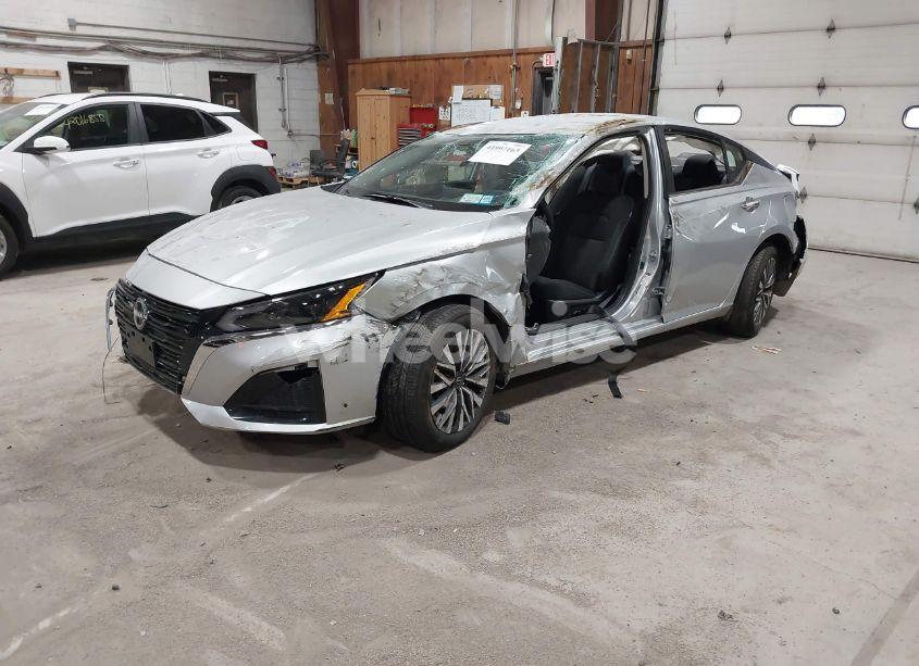 Photo 2 of 2024 Nissan Altima SV INTELLIGENT AWD (VIN 1N4BL4DW3RN401845)