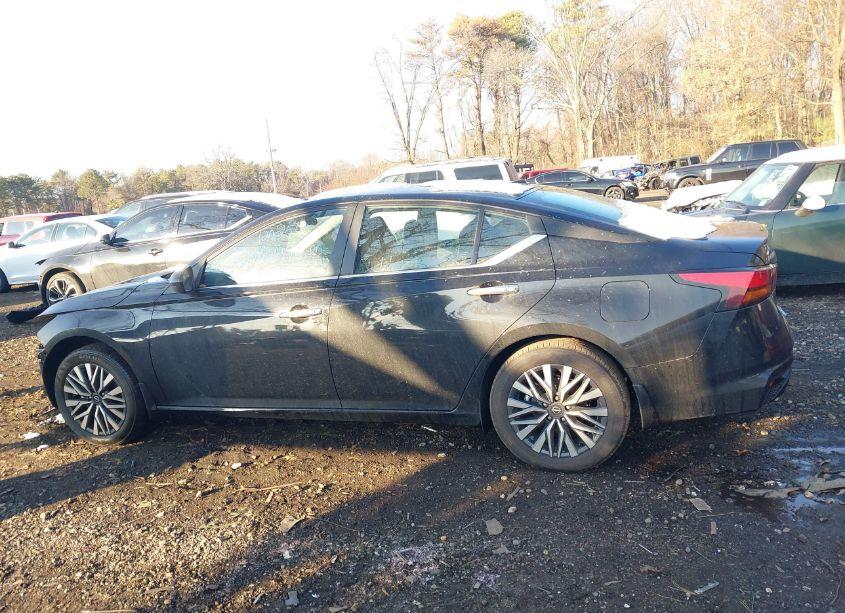 Photo 14 of 2024 Nissan Altima SV INTELLIGENT AWD (VIN 1N4BL4DW3RN428740)
