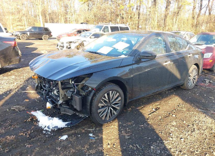 Photo 2 of 2024 Nissan Altima SV INTELLIGENT AWD (VIN 1N4BL4DW3RN428740)