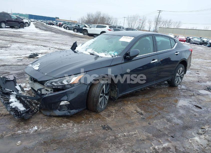 Photo 2 of 2019 Nissan Altima 2.5 SV (VIN 1N4BL4DW4KC133812)