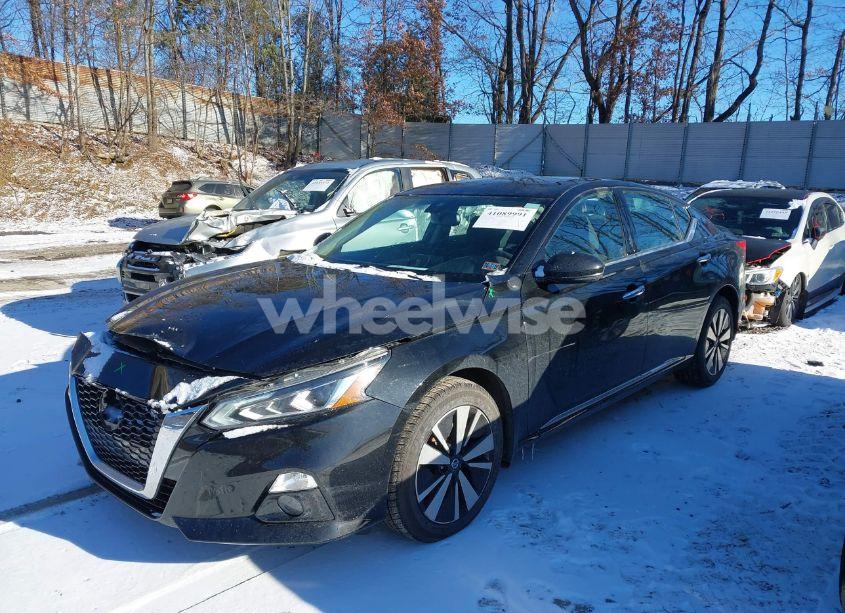 Photo 2 of 2020 Nissan Altima SV INTELLIGENT AWD (VIN 1N4BL4DW4LC246256)