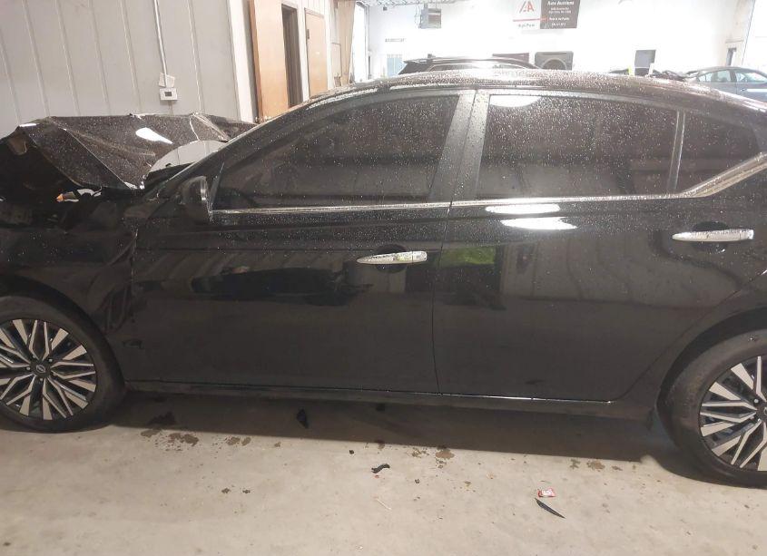 Photo 13 of 2023 Nissan Altima SV INTELLIGENT AWD (VIN 1N4BL4DW4PN323296)