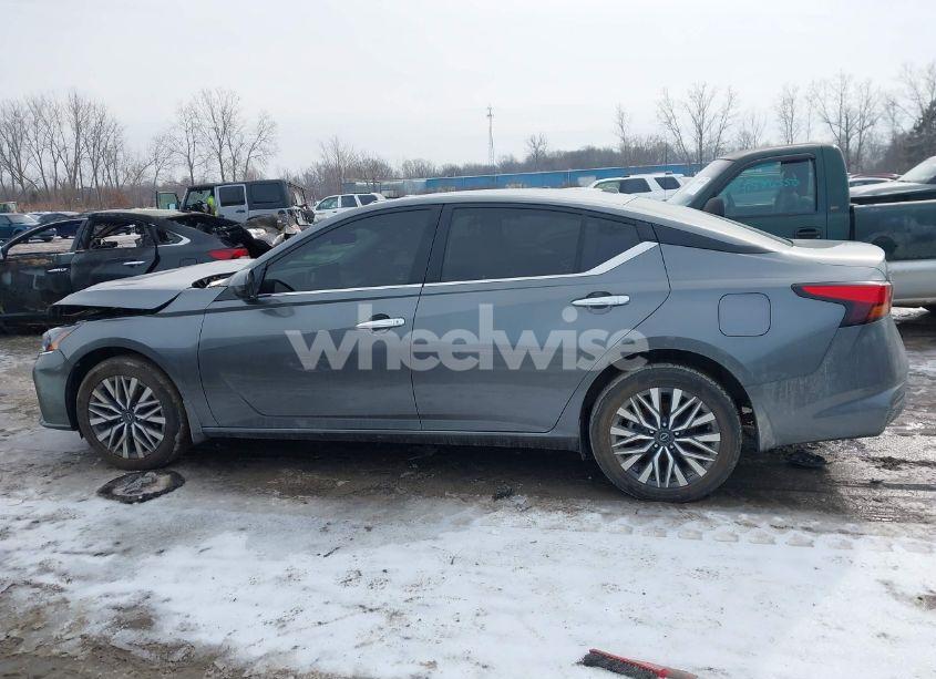 Photo 14 of 2023 Nissan Altima SV INTELLIGENT AWD (VIN 1N4BL4DW4PN393817)