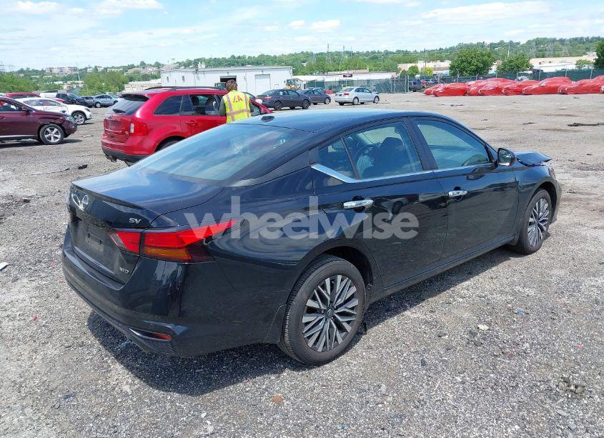 Photo 4 of 2024 Nissan Altima SV INTELLIGENT AWD (VIN 1N4BL4DW4RN395263)