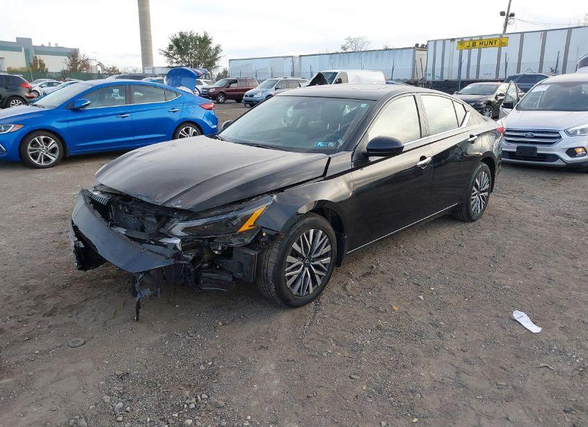 Photo 2 of 2023 Nissan Altima SV INTELLIGENT AWD (VIN 1N4BL4DW5PN339829)