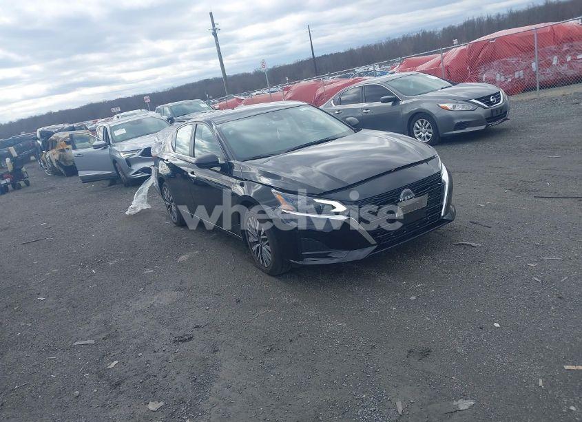 2024 Nissan Altima SV INTELLIGENT AWD (VIN 1N4BL4DW5RN325030) main photo