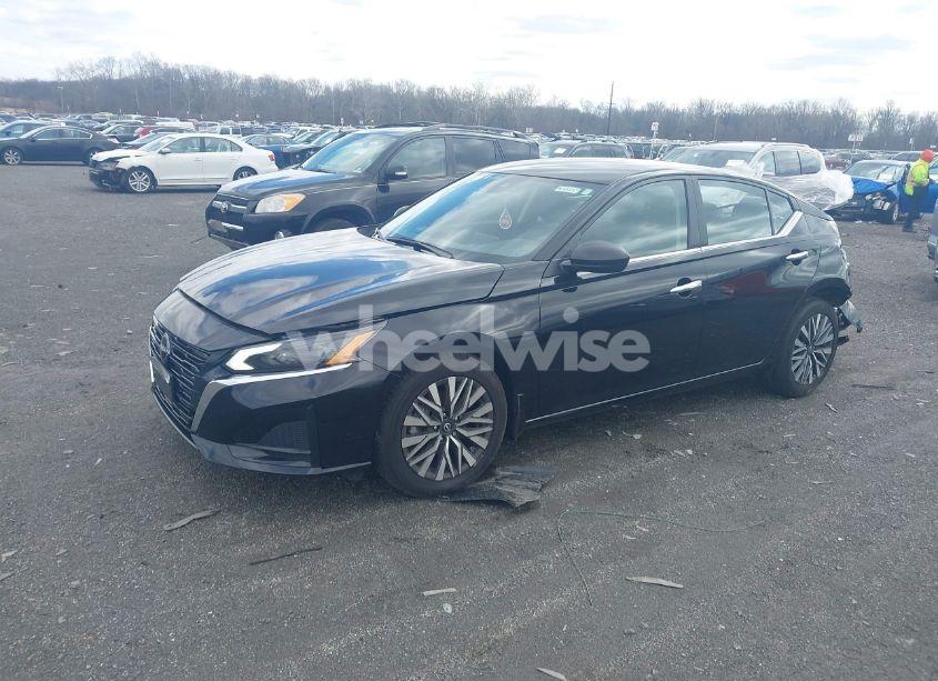 Photo 2 of 2024 Nissan Altima SV INTELLIGENT AWD (VIN 1N4BL4DW5RN325030)